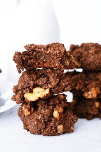 Fudgy Chocolate Avocado Cookies -gluten & dairy free- elkeliving.com