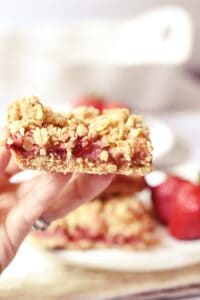 strawberry vanilla oat bars