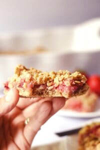 strawberry vanilla oat bars