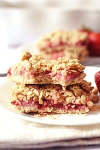 strawberry vanilla oat bars