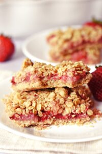 strawberry vanilla oat bars