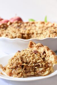 spiced apple pie with crumb topping