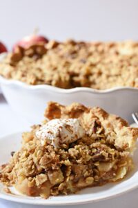 spiced apple pie with crumb topping