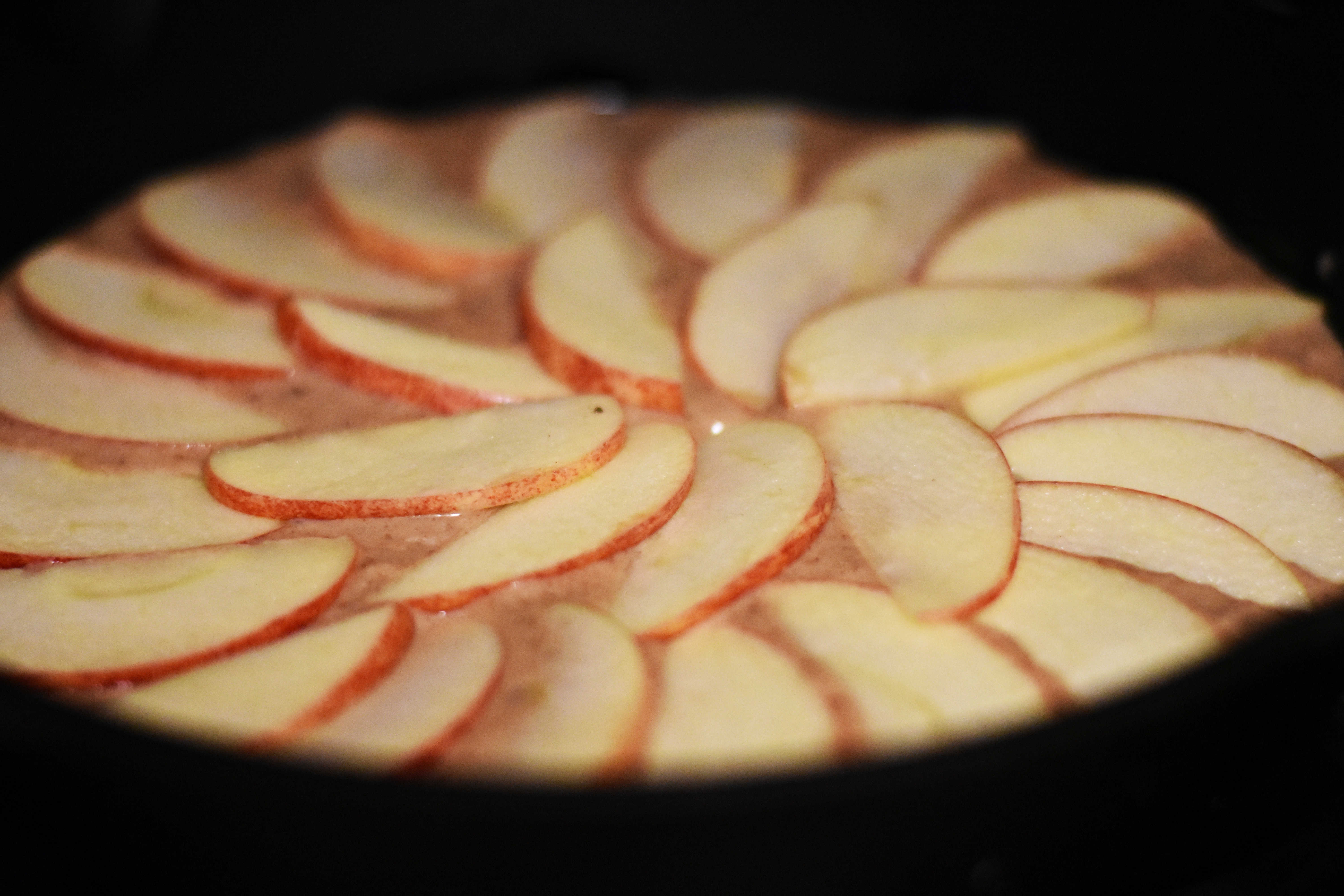 making apple cider cake