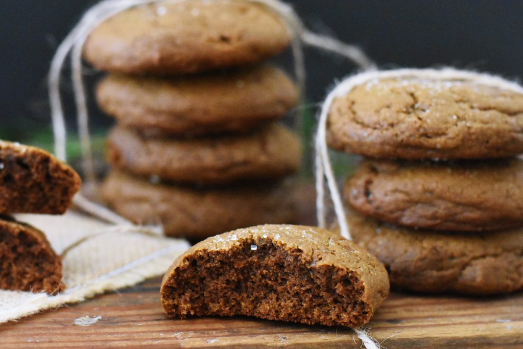 soft chewy gingerbread molasses cookies