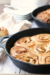 apple cinnamon rolls