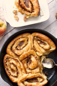 apple cinnamon rolls