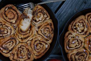 apple cinnamon rolls