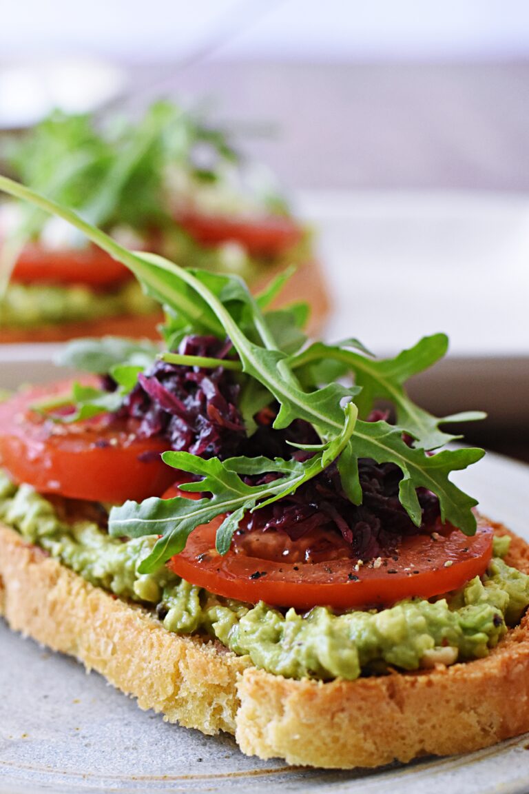 Simple Avocado Toast vegetarian Vegan Elkeliving