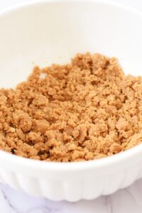 making graham cracker crust