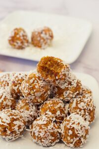 carrot cake energy balls