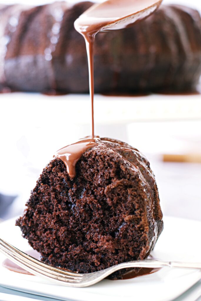 Irish Guinness Chocolate Cake | beer cake | elkeliving.com