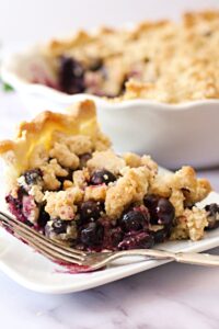 Blueberry Crumble Pie