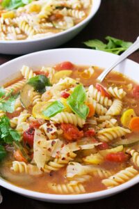 Hearty Vegetable Soup | Vegan | elkeliving.com