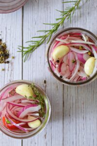 quick pickled red onions