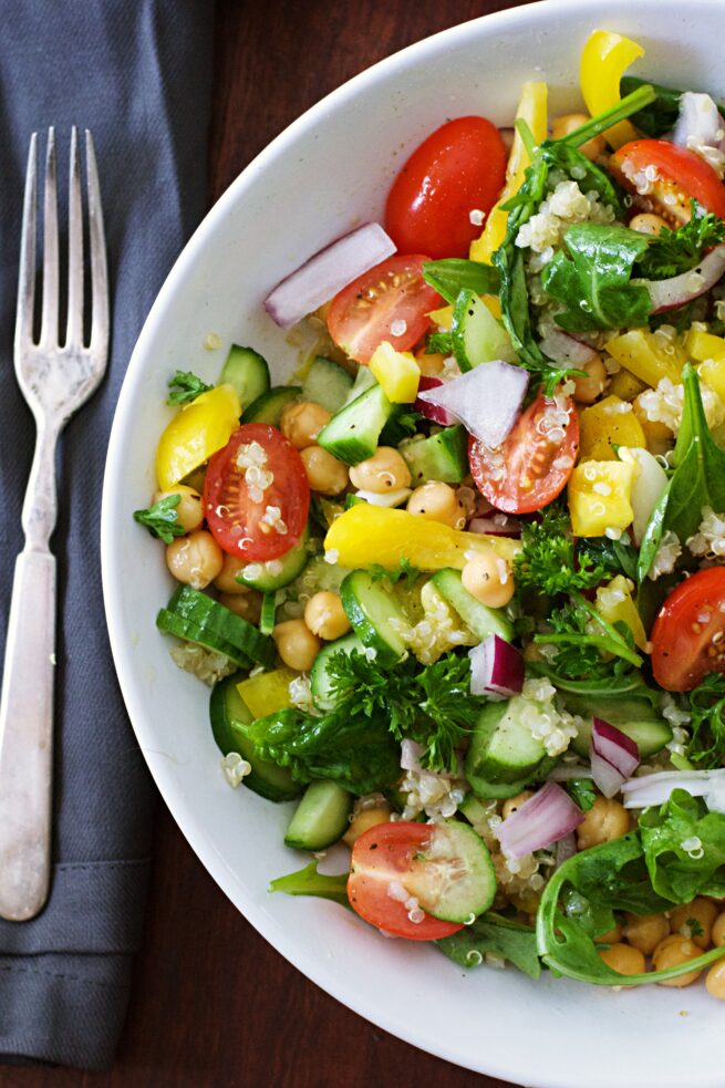 quinoa chickpea salad with lemon dressing elkeliving