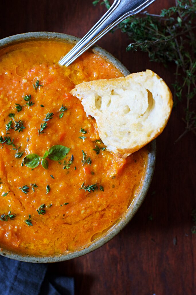 Roasted tomato basil soup vegan