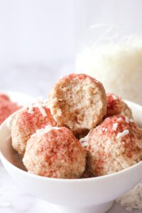 strawberry macaroons